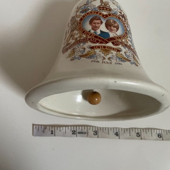 1981 Royal Wedding Commemorative Bell - Picture 9 of 9